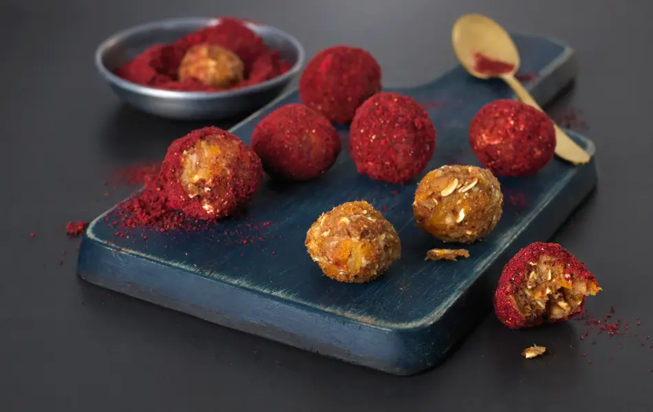 Fat med frukt- og nøttekuler 