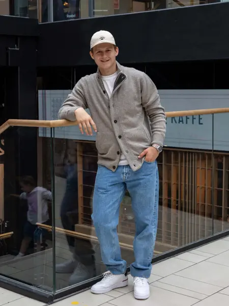 Bilde av barn i klær til skolestart