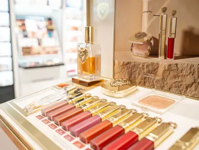 Sminke utstilt i butikk