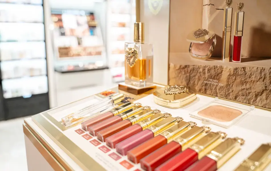Sminke utstilt i butikk