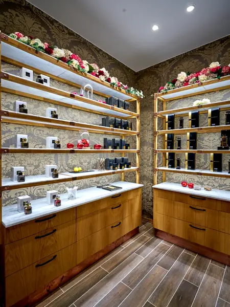 Parfymeseksjon hos Fredrik & Louisa