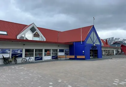 Bilde av Lompensenterets fasade, mot inngangen