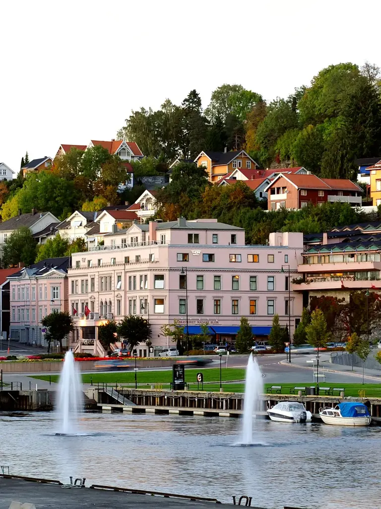 Fasade av Thon Hotel Høyers i Skien