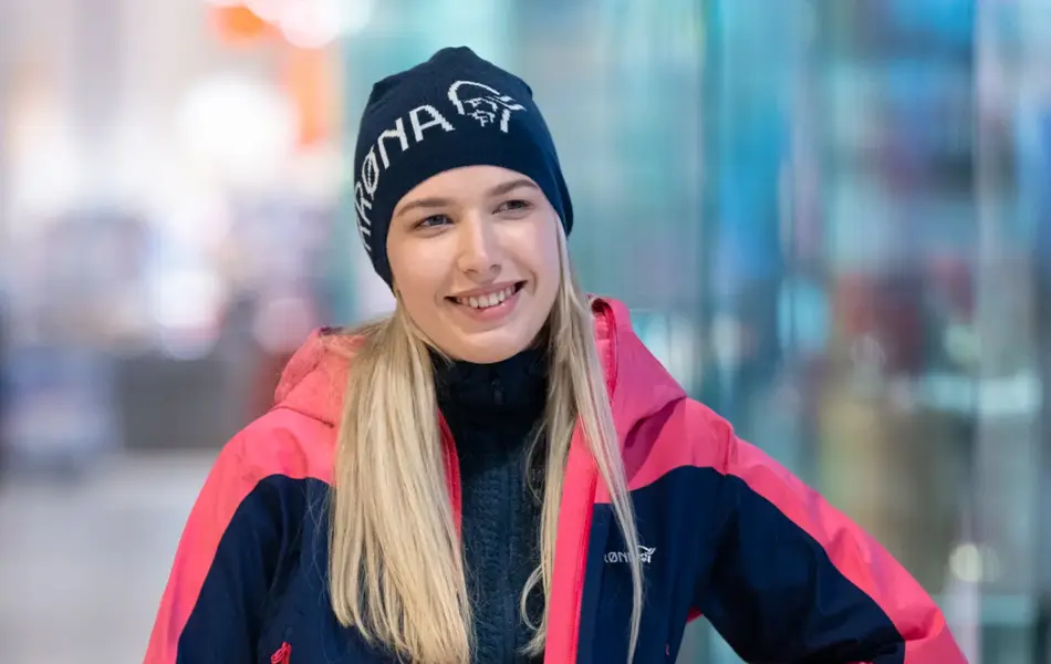 Norrøna lue 549 jakke 4999 bukse 2199 fleece 1999-2.jpg