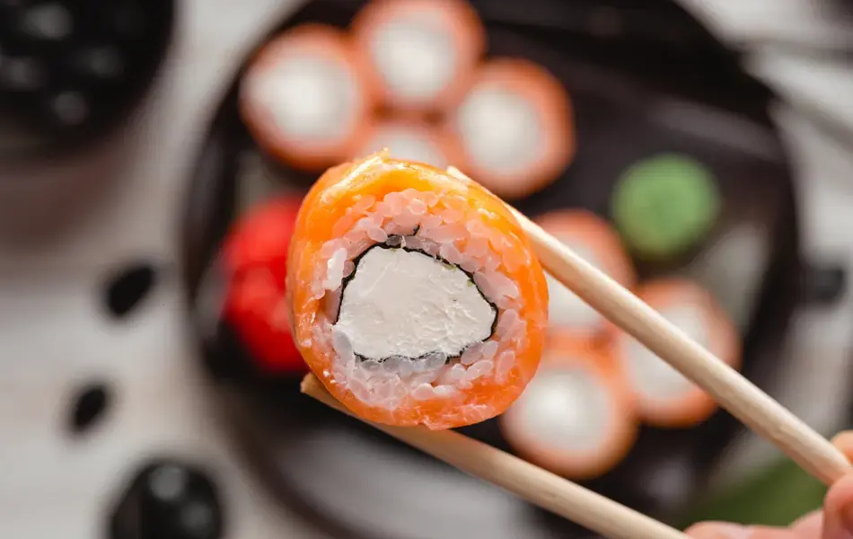 Sushibit i spisepinner