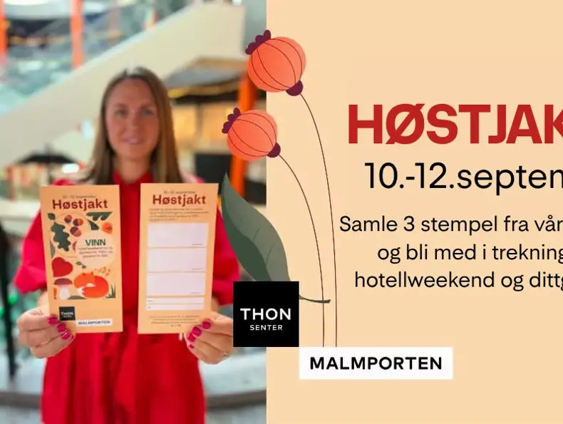 dame med stempelkort i hånda