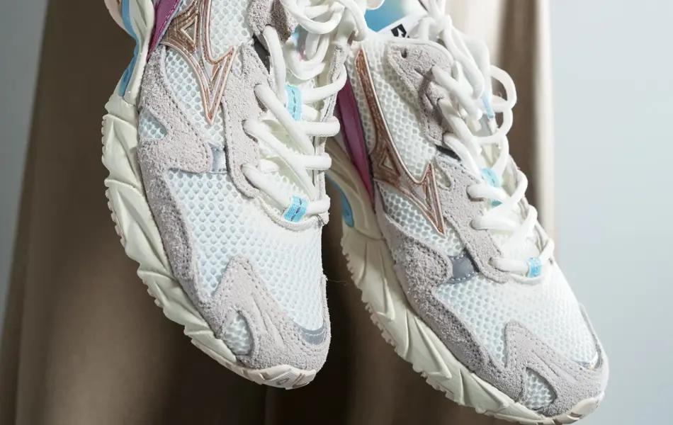 Sporty sneakers i flere duse farger