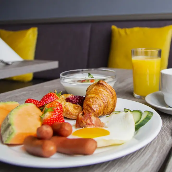 Frokosttallerken på Thon Hotel Horten