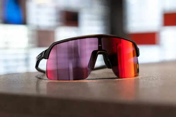 Synsam Oakley Sutro Lite 1900-1.jpg