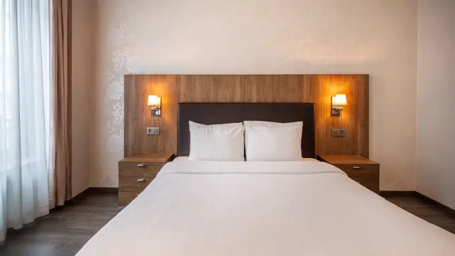 ThonResidenceFloranceBedroom()