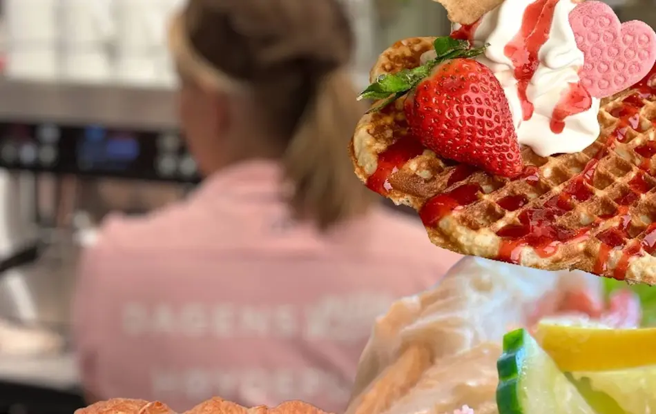 Dame med ryggen imot, og croasant