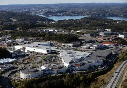 <p>2013 Kristiansand</p>
<p>Flyfoto Sørlandssenteret. Sørlandsparken. Oversikt.</p>