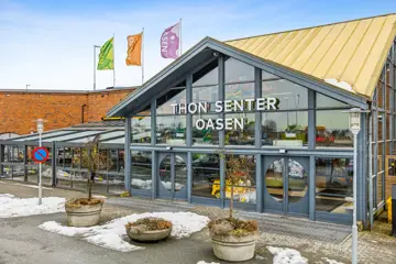 Fasadebilde av Thon Senter Oasen.