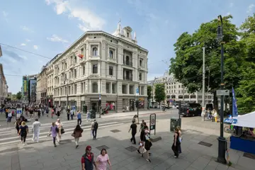 Fasaden av Stortorvet 2 sett fra Karl Johans gate