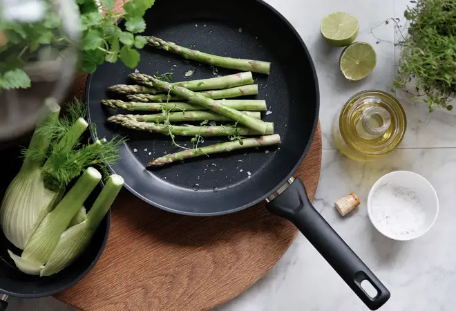 tilbords-kitchen-essentials-stekepanne-uke02-3.2