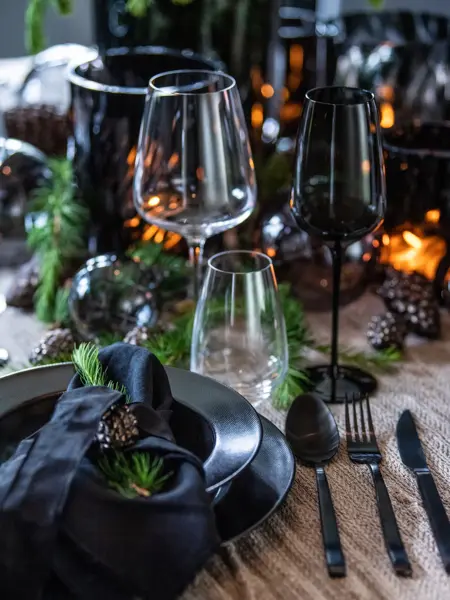 bord dekket til julemiddag