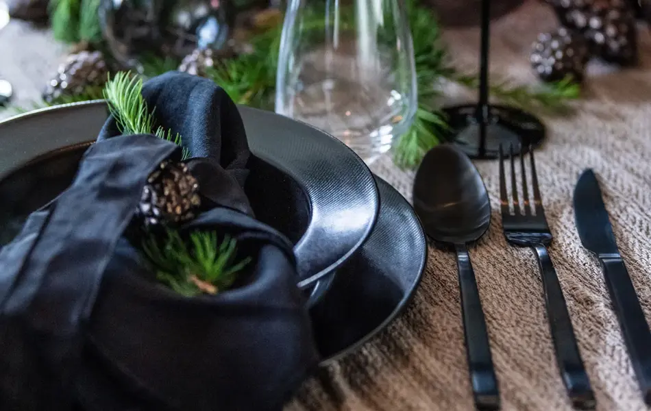 bord dekket til julemiddag