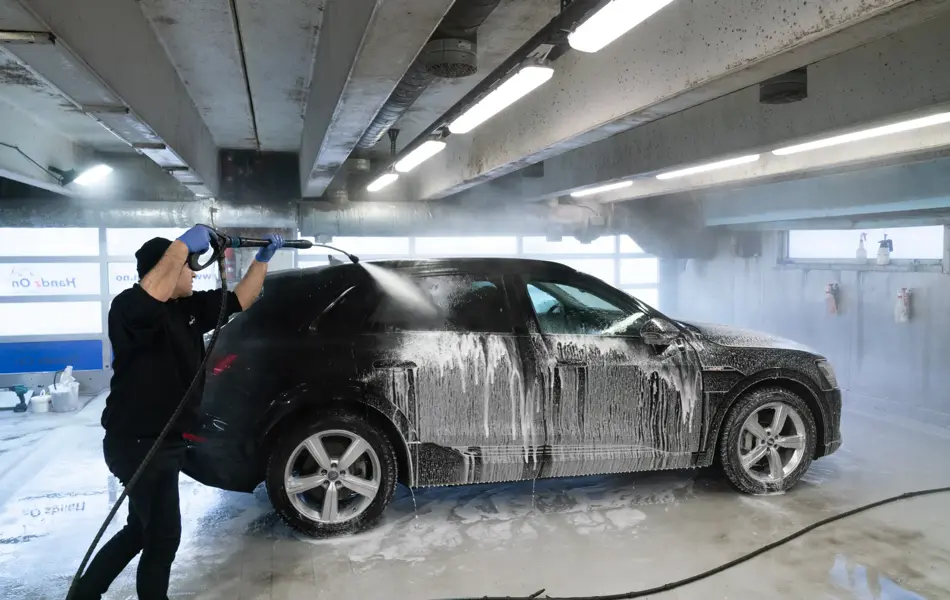 Bilvask, polering, lakkrens Handz On