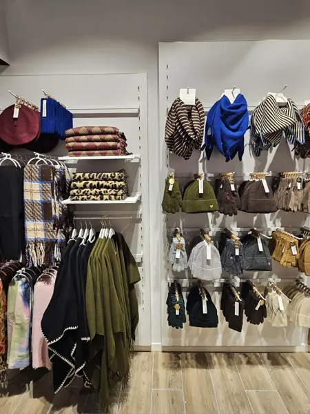 Varer til utstilling i butikken Accessorize