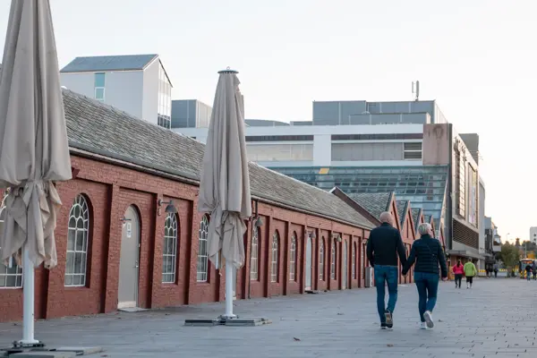et par spaserer langs med AMFI Vågen