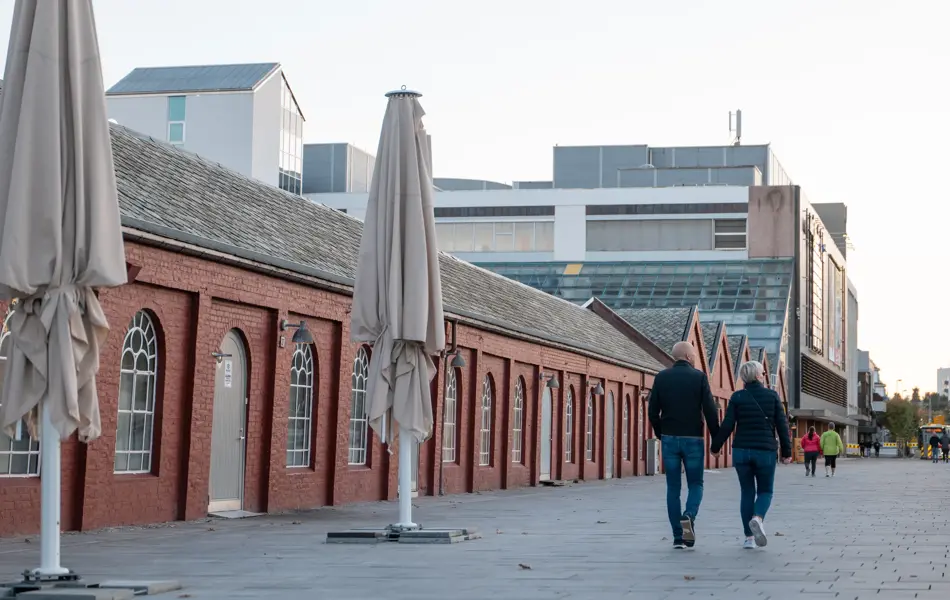 et par spaserer langs med AMFI Vågen