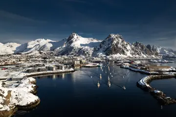 Dronebilde av Lofoten