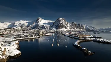 Dronebilde av Lofoten