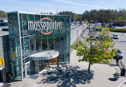 Fasadebilde av hovedinngangen til Mosseporten