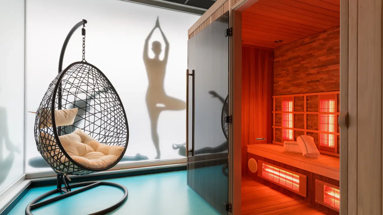 Thon-Bristol-Stephanie-sauna-2.jpg