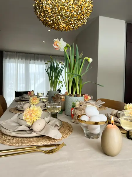 Tildekket bord til påske