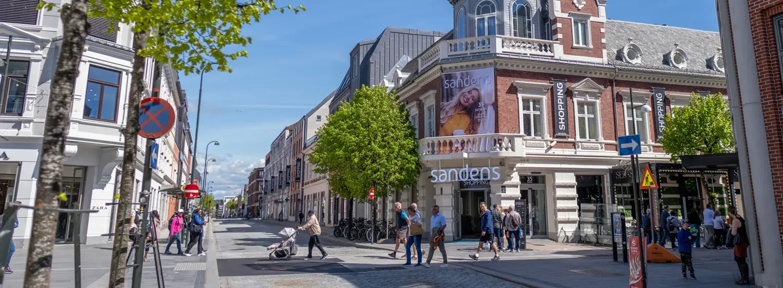 Fasadebilde av kjøpesenteret Sandens i Kristiansand.
