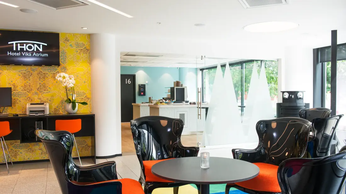 Sittegruppe i lobby på Thon Hotel Vika Atrium