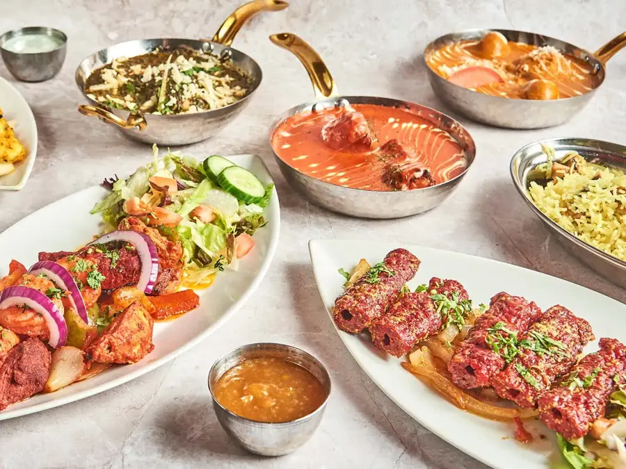 forskjellige indisk matretter og sauser