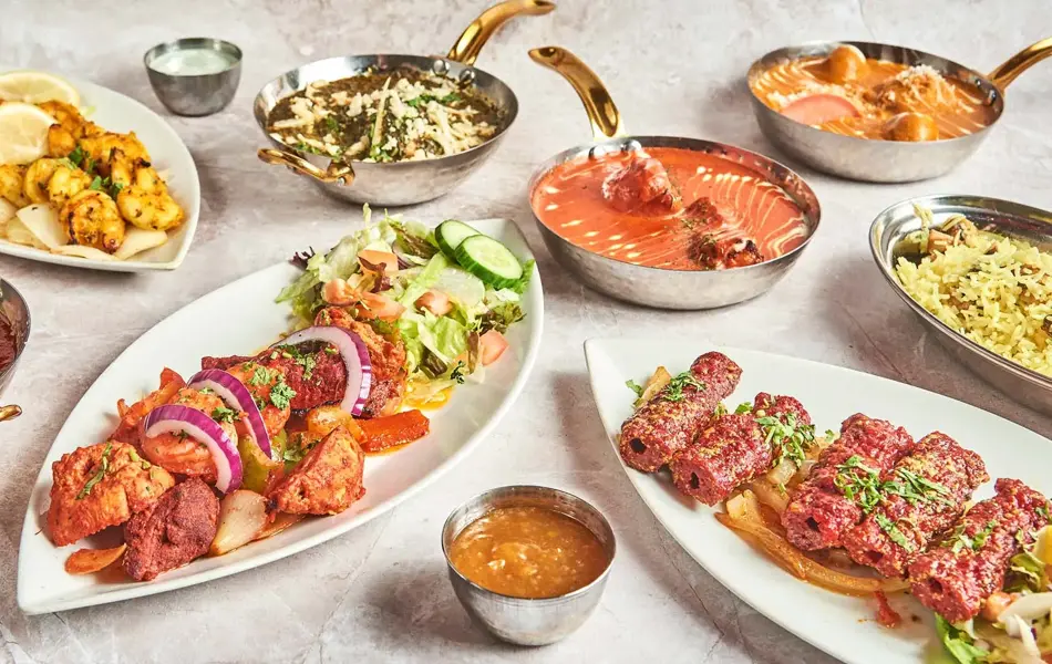 forskjellige indisk matretter og sauser