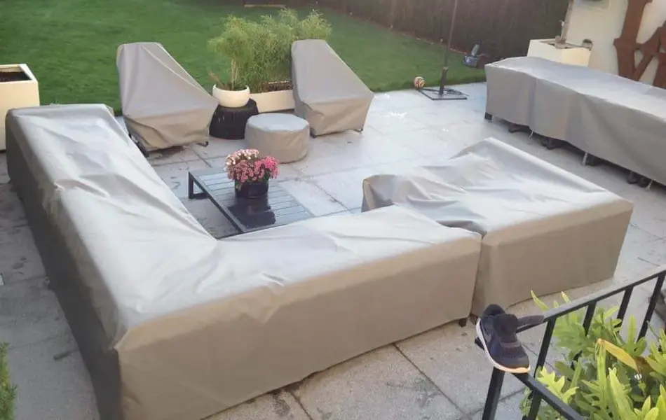 beskyttelsestrekk til utemøbler