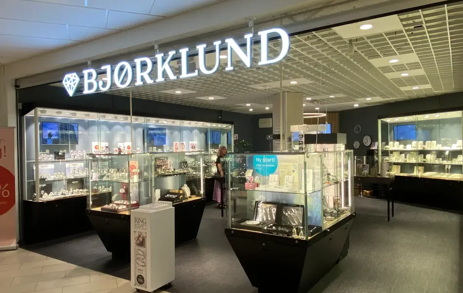 innendørs butikk med smykker