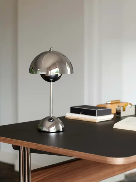 Lampe i krom fra Christiania Belysning