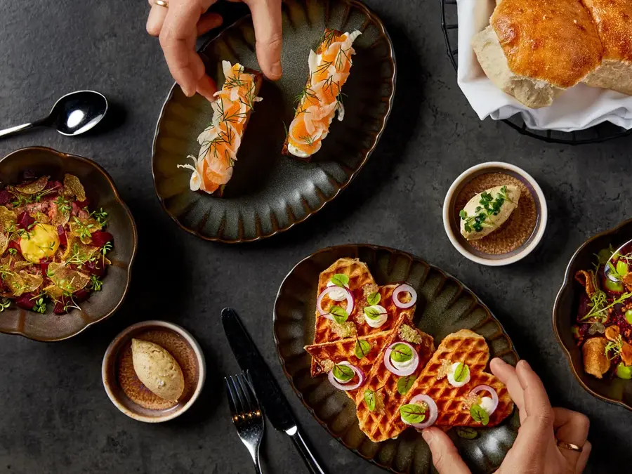 Personer som forsyner seg av matretter