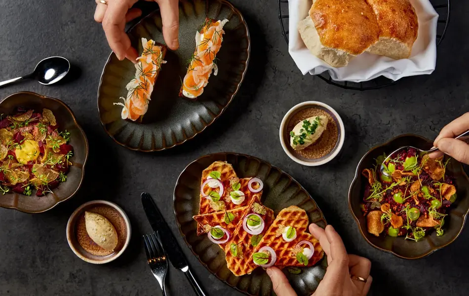 Personer som forsyner seg av matretter