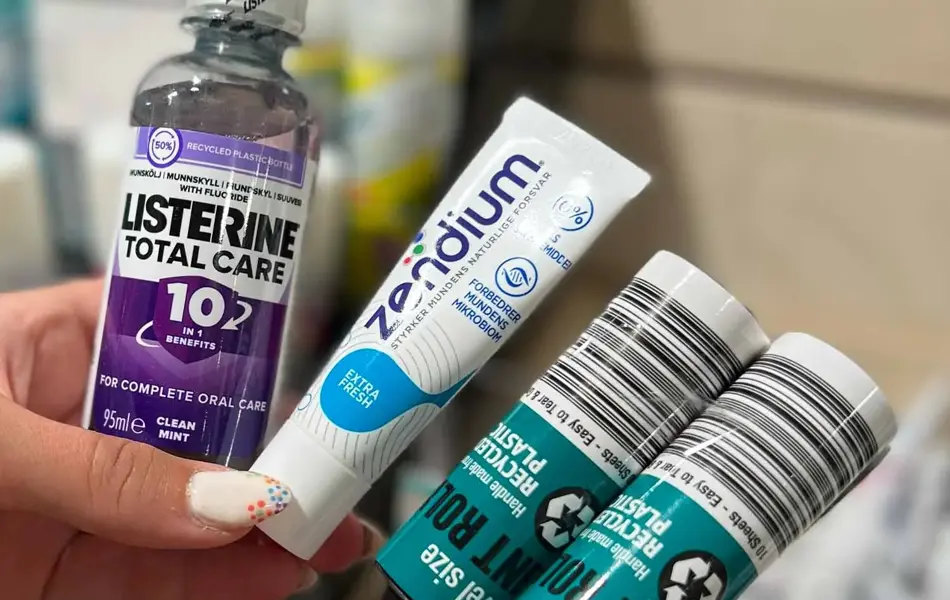 Tannprodukter og klesrull i reisestørrelse