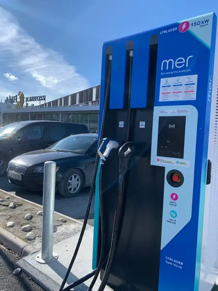 Lynlader for elbil på Amfi Raufoss