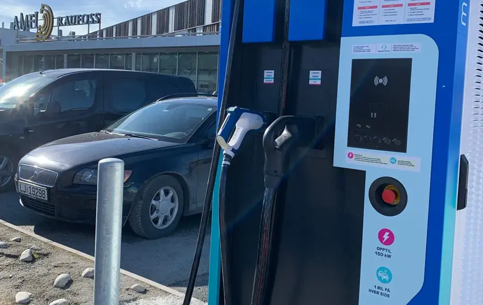 Lynlader for elbil på Amfi Raufoss