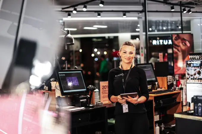 Sandens_0005_Kicks 01.jpg