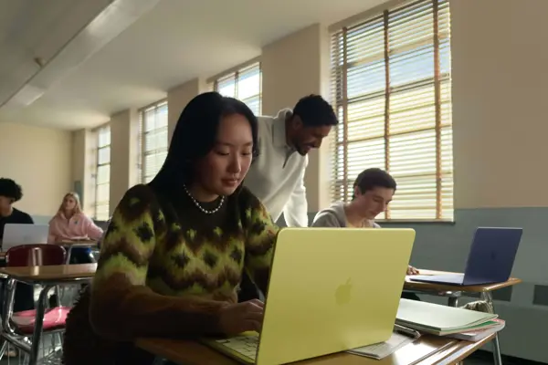 MacBook Neo - Lifestyle