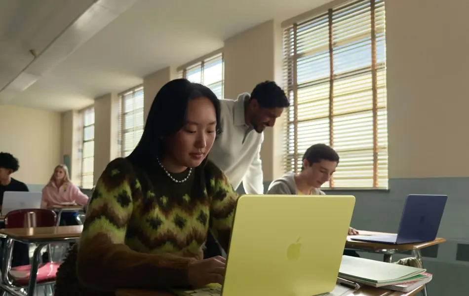 MacBook Neo - Lifestyle