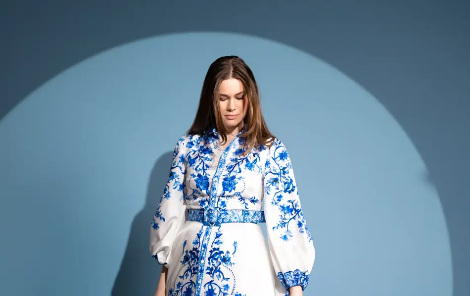 Kjoler mai festligheter og bryllup