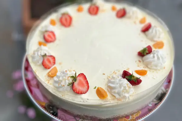 En stor, hvit kake