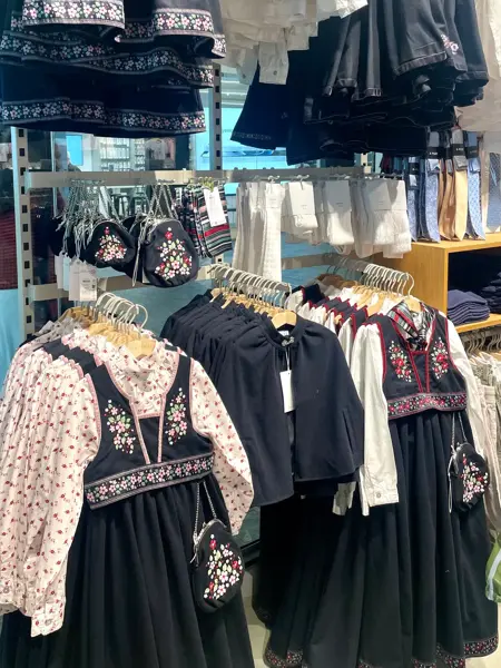 Festdrakter fra Brando Kids