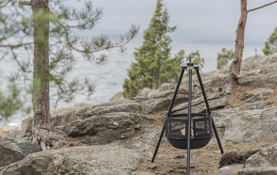 Bålpanne ute i skogen