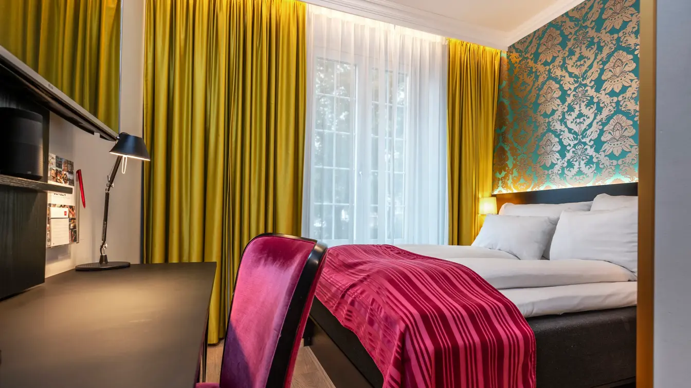 Thon_Hotel_Rosenkrantz_Bergen_Standard-Queen-Room